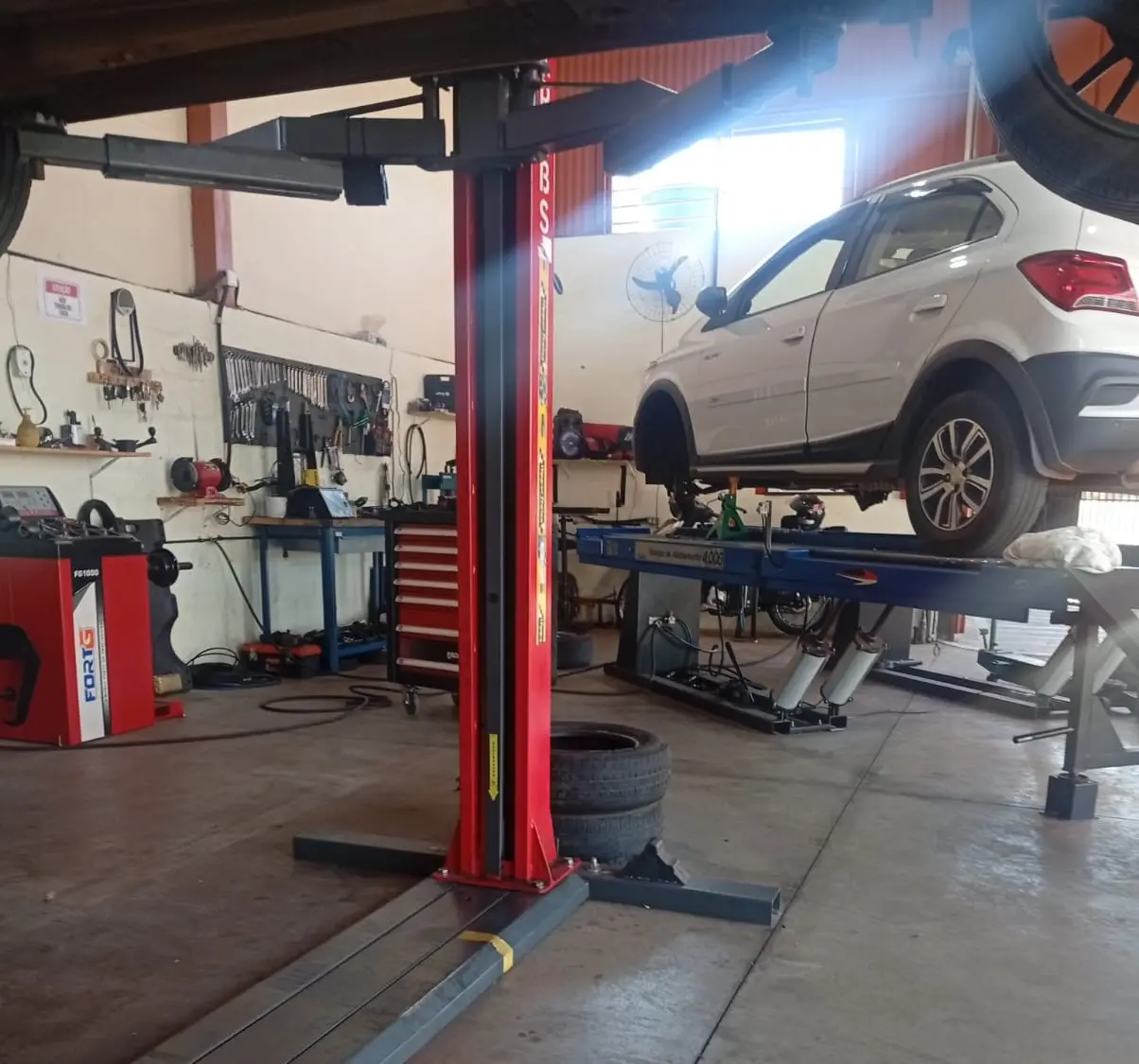Bastidores da oficina Força Auto Center